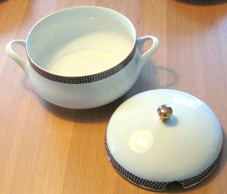 HUT2086 Tureen &  Lid