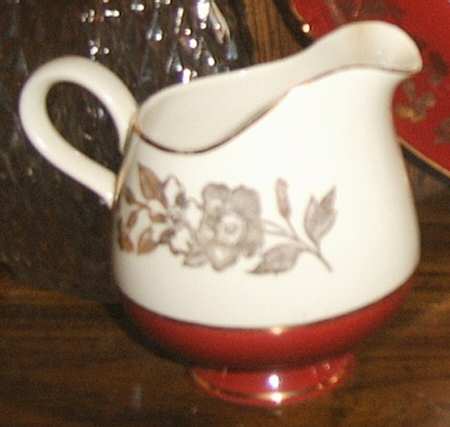 N446 Creamer
