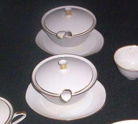 3124 Gravy Boat w/Attached Underplate & Lid