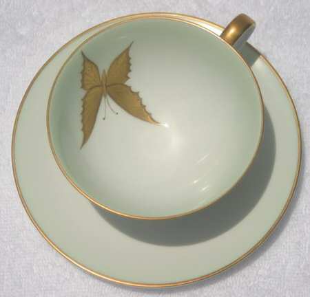 HC1229 Footed Cup & Saucer Set