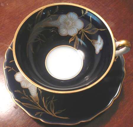 HUT2101 Footed Cup & Saucer Set