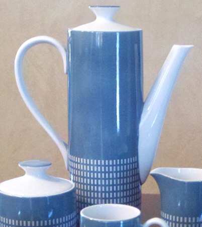 4777 Blue Coffee Pot & Lid