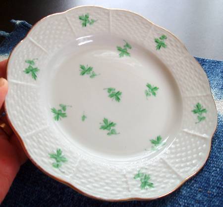 HER79 Dinner Plate