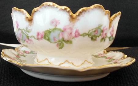 Schleiger 31-3 Gravy Boat with Attached Underplate
