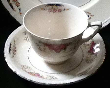 2283 Footed Cup & Saucer Set