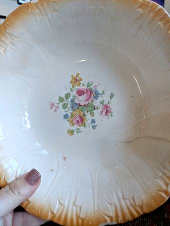 HLC3948 9" Round Vegetable Bowl