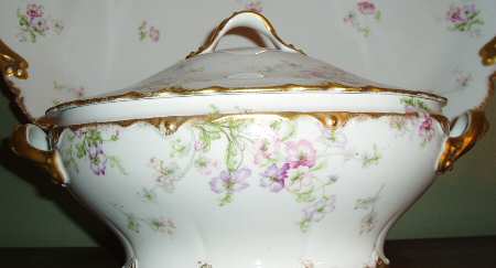 H4269 Tureen &  Lid