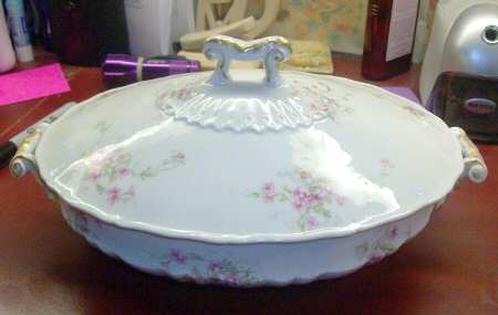 H4441 Oval Covered Vegetable