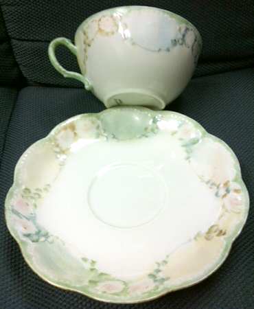 H4276 Flat Cup & Saucer Set