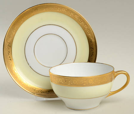 HUT5 Reverse Flat Cup & Saucer Set