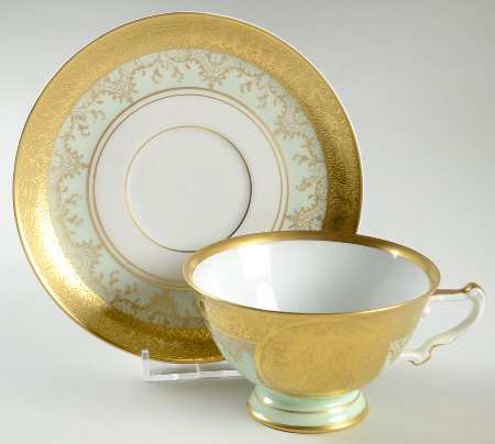HC1314 Footed Cup & Saucer Set