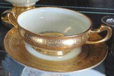 HUT2306 Footed Cream Soup Bowl & Saucer Set