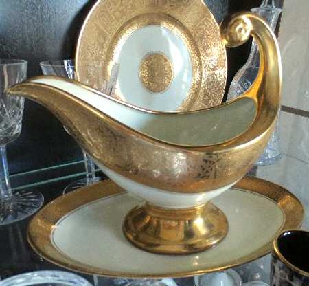 HUT2306 Gravy Boat & Underplate