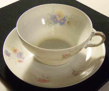 H4330 Flat Cup & Saucer Set