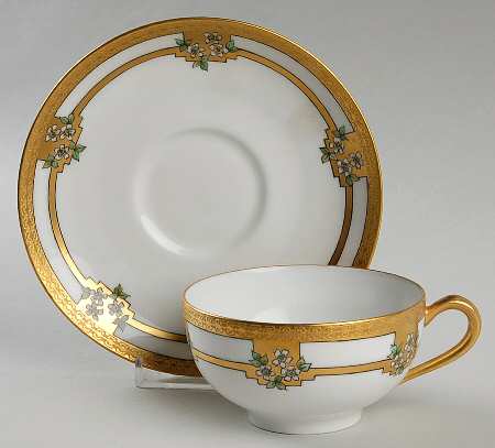 H4537 Flat Cup & Saucer Set