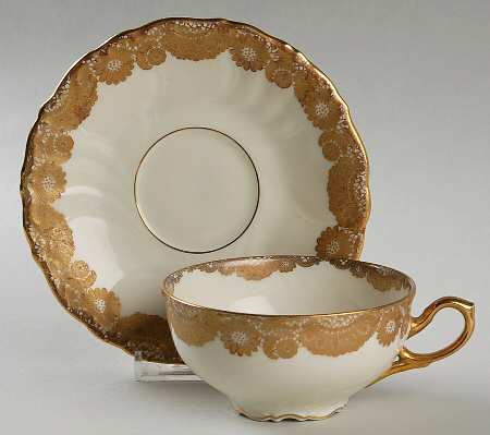 0276 Flat Cup & Saucer Set