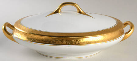 HUT2315 Oval Covered Vegetable