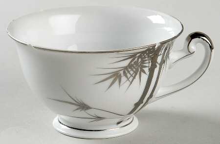 HYA42 Footed Cup