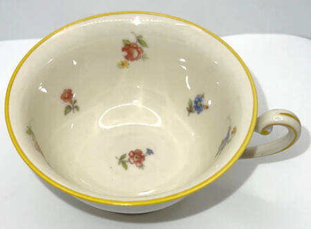 HUT2318 Footed Cup