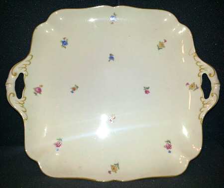 HUT2318 Square Handled Cake Plate