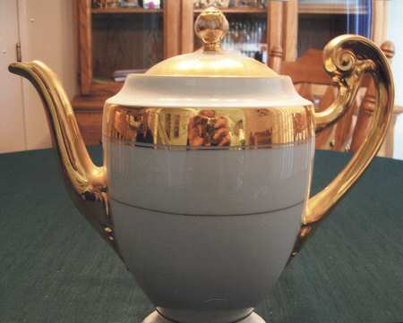 HUT2324 Teapot & Lid