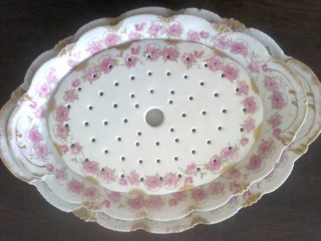 Schleiger 847-2 Oval Serving Platter w/Strainer