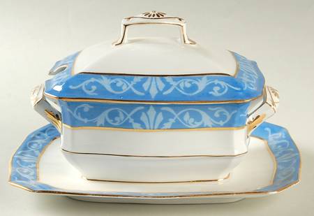 HQC1 Sauce Boat with Attached Underplate & Lid