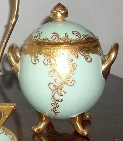 HUT2346 Sugar Bowl & Lid