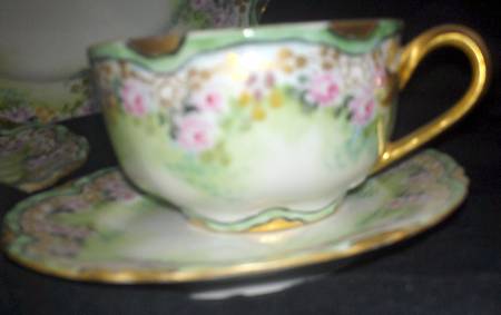 H4686 Flat Cup & Saucer Set