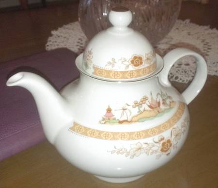 HEP110 Teapot & Lid