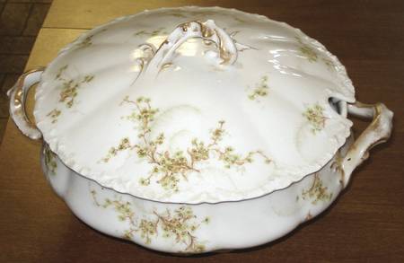 H4689 Round Covered Vegetable