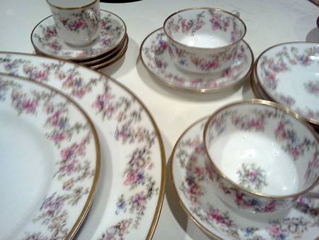 H4691 Flat Cup & Saucer Set