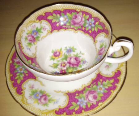 5668 Footed Cup & Saucer Set