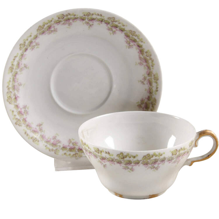 Schleiger 872-5 Flat Cup & Saucer Set