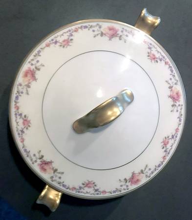 Schleiger 927-3 Round Covered Vegetable