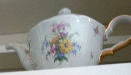HUT2383 Teapot & Lid