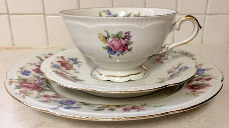 1094 Footed Cup & Saucer Set