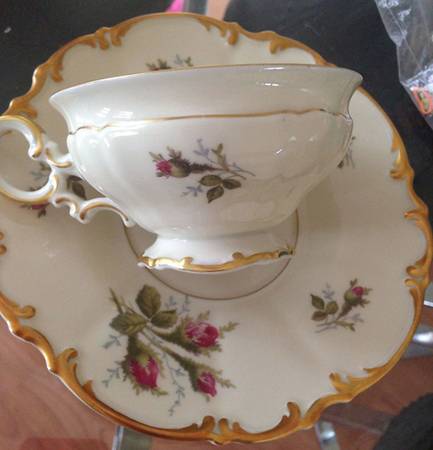 HUT2384 Footed Cup & Saucer Set