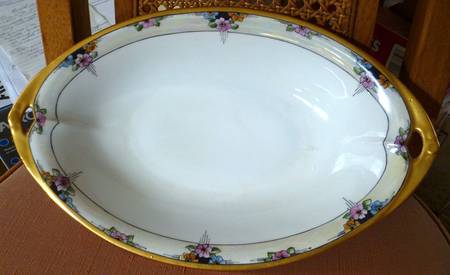 HUT2389 13" Oval Vegetable Bowl