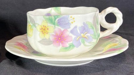 HNK29 Flat Cup & Saucer Set
