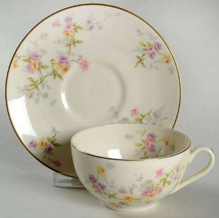 H4716 Flat Cup & Saucer Set