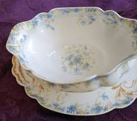 H4719 Gravy Boat with Attached Underplate
