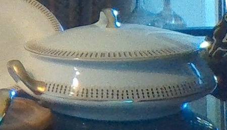 HLC2734 Round Covered Vegetable