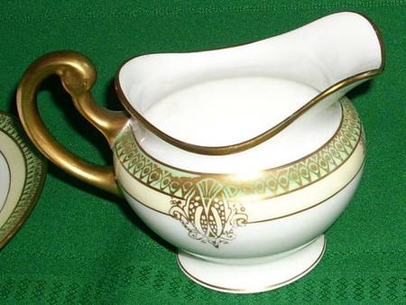 HUT2398 Creamer
