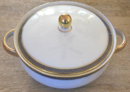 8016 Round Covered Vegetable