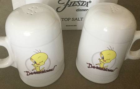 Fiesta Looney Tunes White Salt & Pepper Set