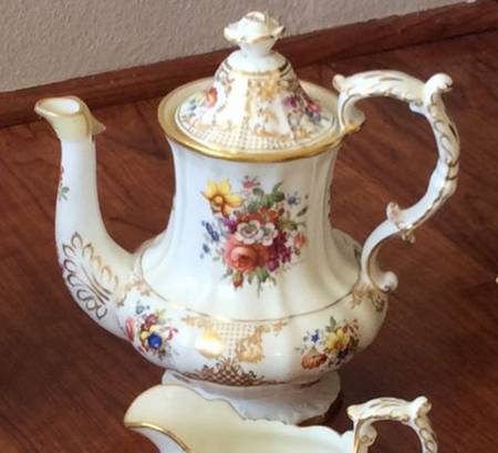 Eileen Coffee Pot & Lid
