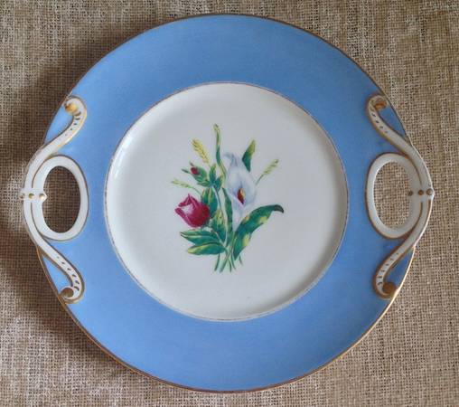 H4975 Handled Cake Plate