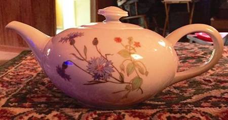 HUT2422 Teapot & Lid