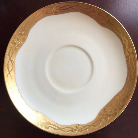 HUT2424 Saucer